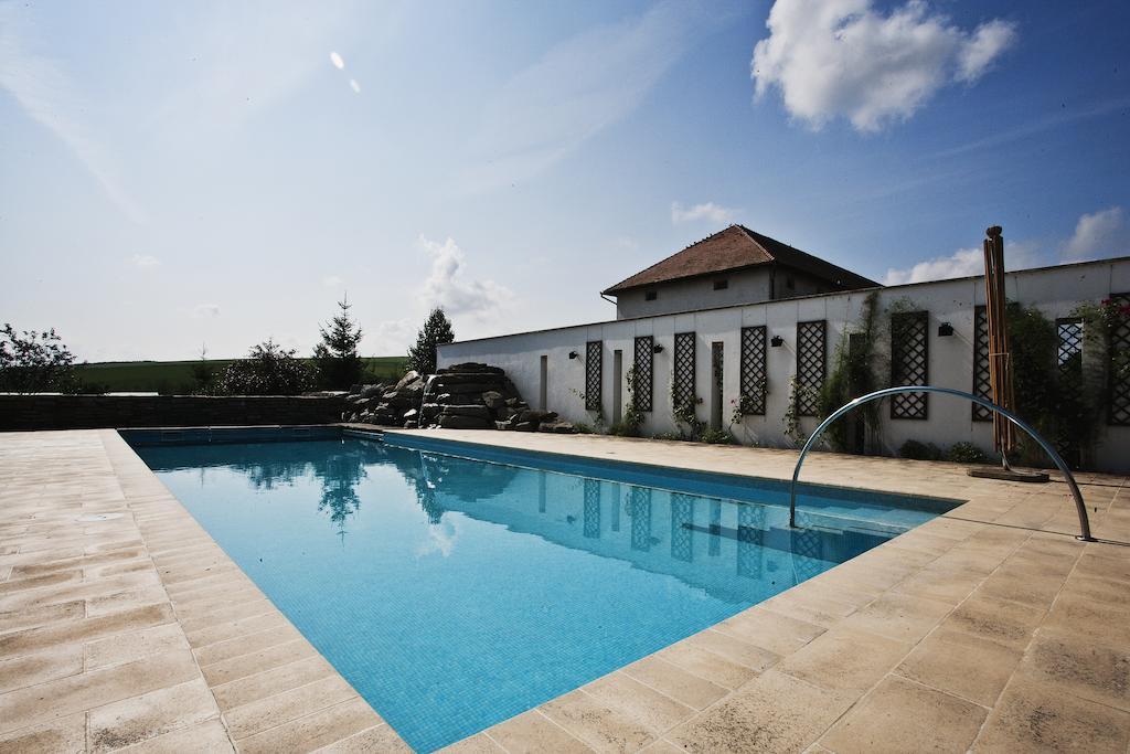 Country Club La Mesteceni เซเบช ภายนอก รูปภาพ